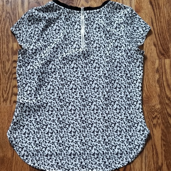 H&M Blouse - Picture 2 of 3